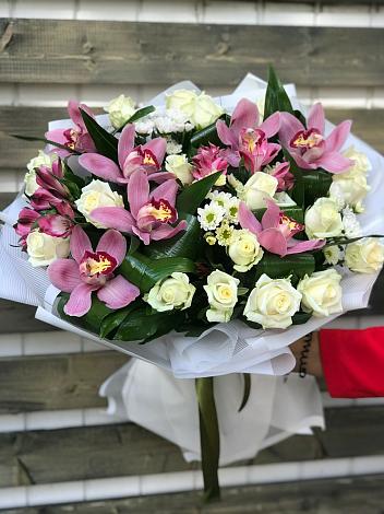 Букет цветов из: Розы и Хризантемы в Шадринске