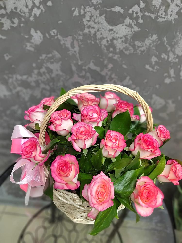 Цветочная композиция из Розы в корзине в Шадринске