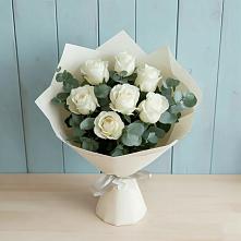 Букет Белые розы в Эвкалипте в Шадринске